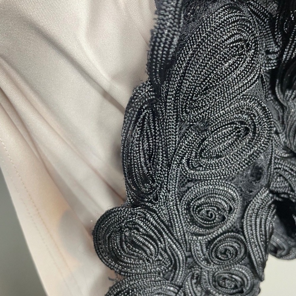 JS Collections Black Soutache Lace Sheath Dress Short Sleeve Midi Size 2 - Picture 9 of 13
